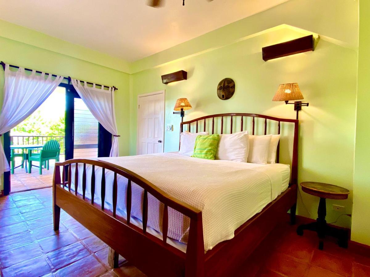 Tranquility Beach Suites Placencia Exteriör bild